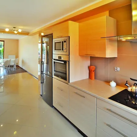 200 Qm, Prázdninový dům *